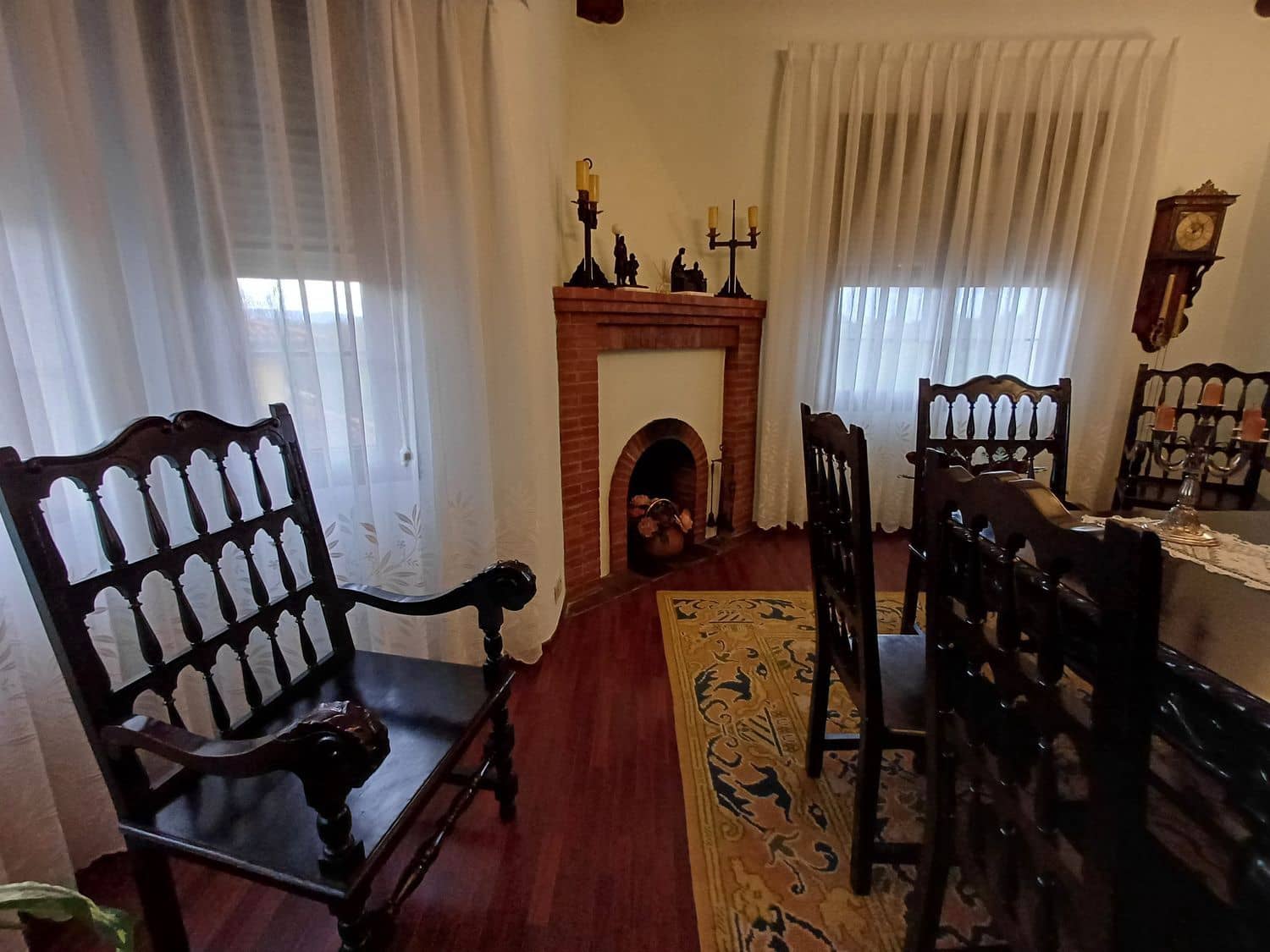 5 soveværelse Lejlighed til salg i Norena med garage - € 330.000 (Ref: 8247223)