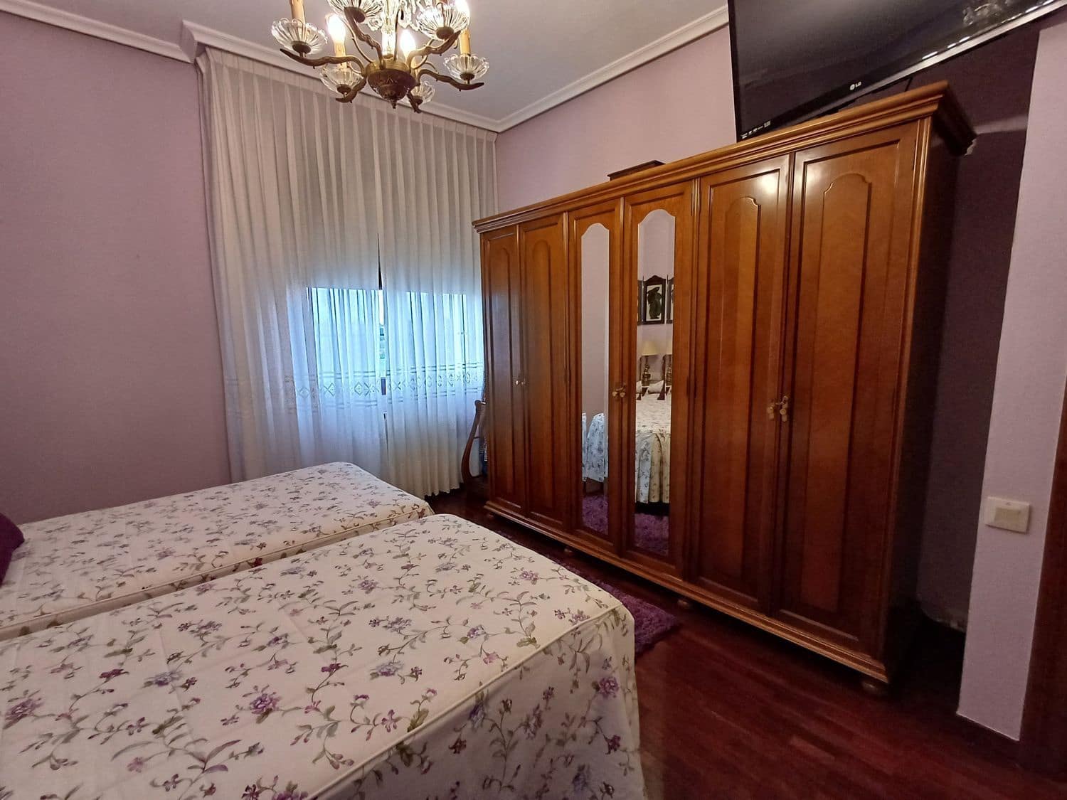 5 soveværelse Lejlighed til salg i Norena med garage - € 330.000 (Ref: 8247223)