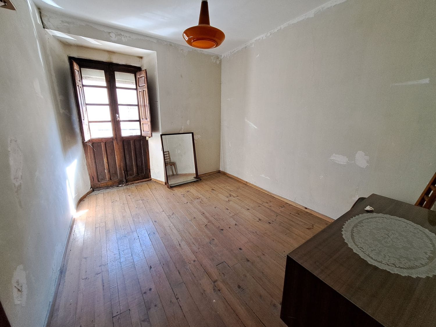 5 bedroom Finca/Country House for sale in Carmenes with garage - € 79,000 (Ref: 8247241)