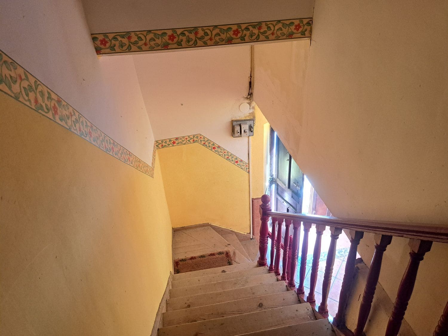 5 bedroom Finca/Country House for sale in Carmenes with garage - € 79,000 (Ref: 8247241)