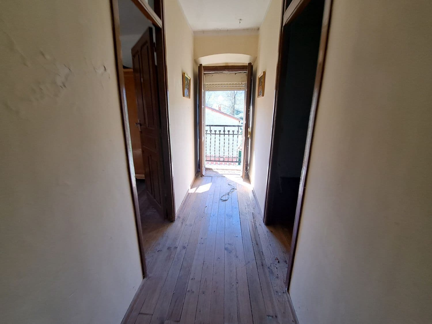 5 bedroom Finca/Country House for sale in Carmenes with garage - € 79,000 (Ref: 8247241)