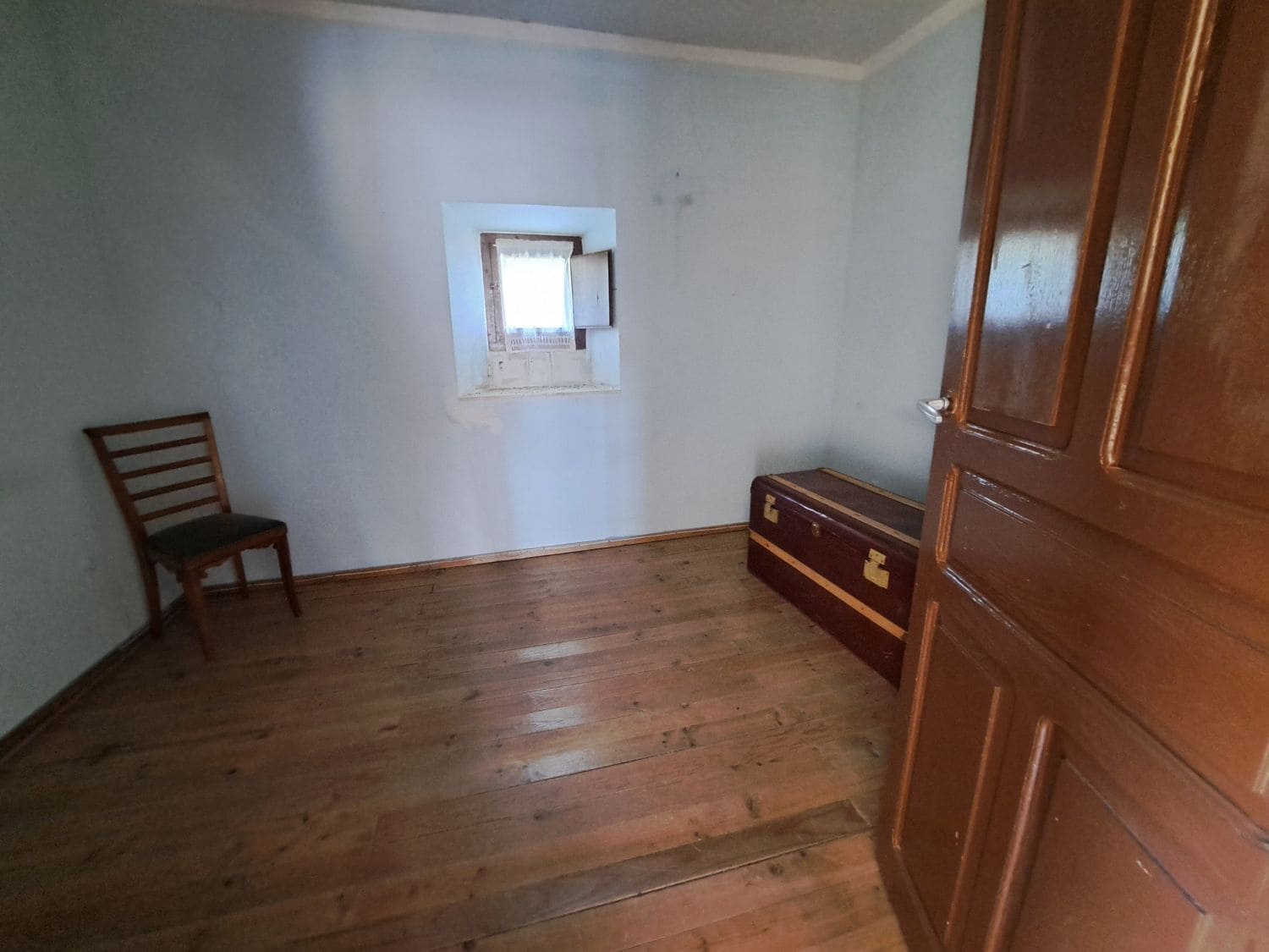 5 bedroom Finca/Country House for sale in Carmenes with garage - € 79,000 (Ref: 8247241)