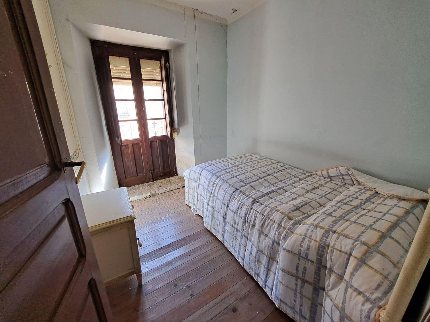 5 bedroom Finca/Country House for sale in Carmenes with garage - € 79,000 (Ref: 8247241)