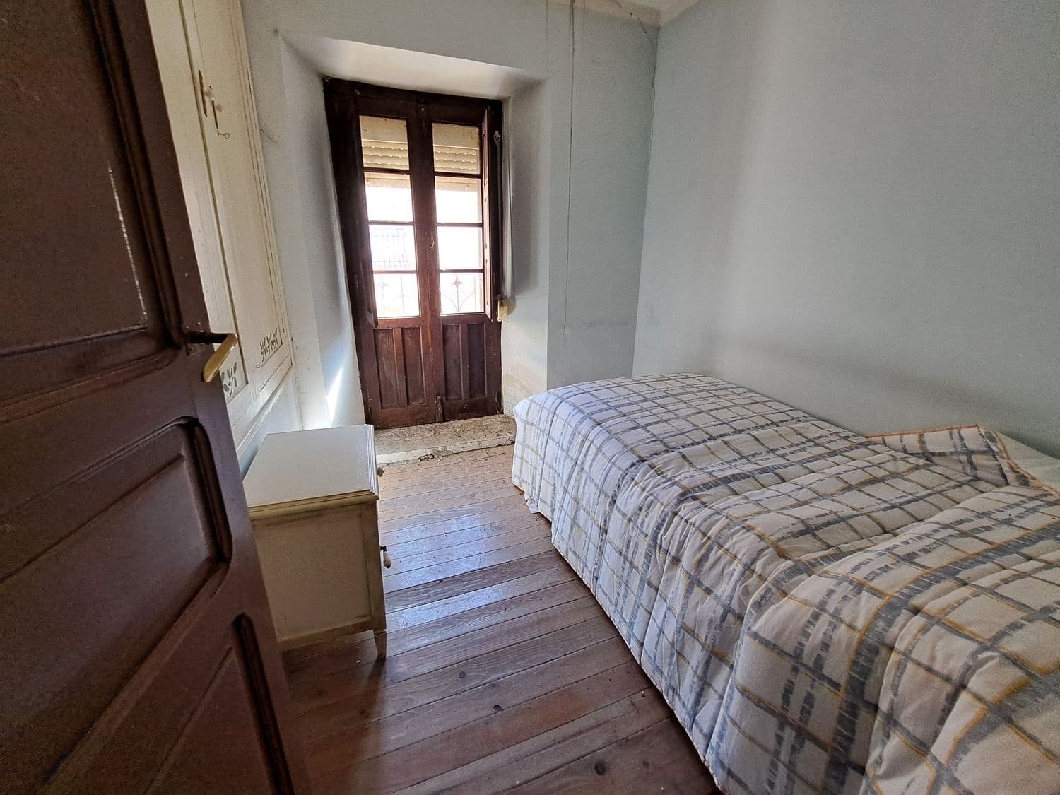 5 bedroom Finca/Country House for sale in Carmenes with garage - € 79,000 (Ref: 8247241)