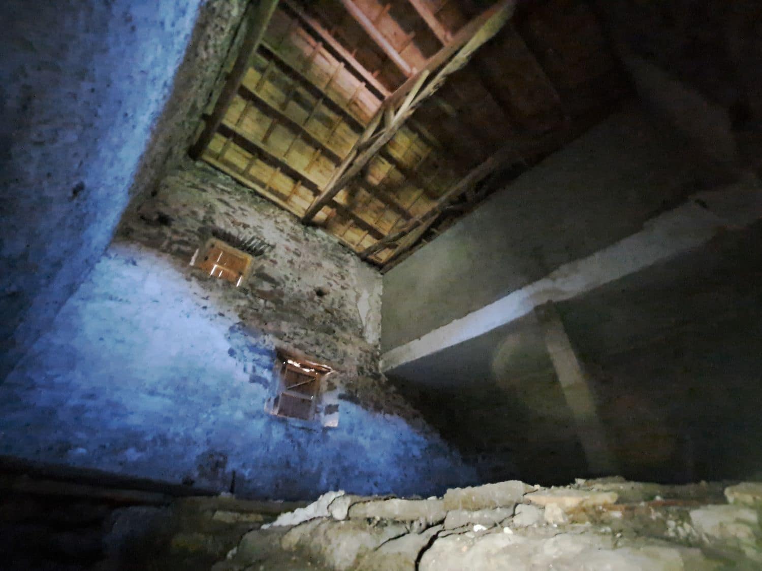 5 bedroom Finca/Country House for sale in Carmenes with garage - € 79,000 (Ref: 8247241)