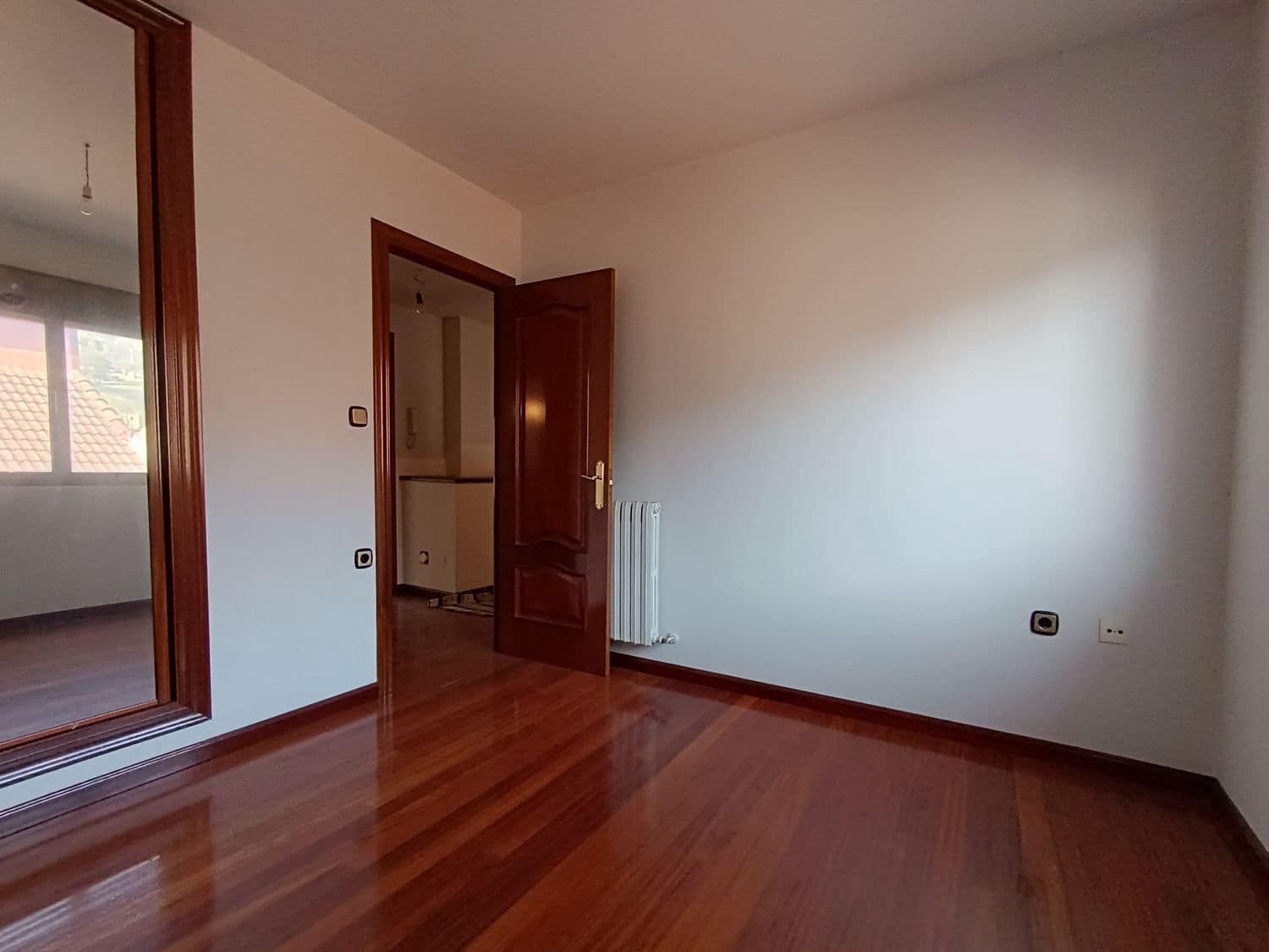 Erhverv til salg i Lena - € 535.000 (Ref: 8303308)