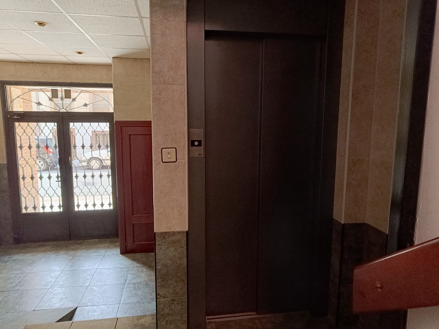 Erhverv til salg i Lena - € 535.000 (Ref: 8303308)