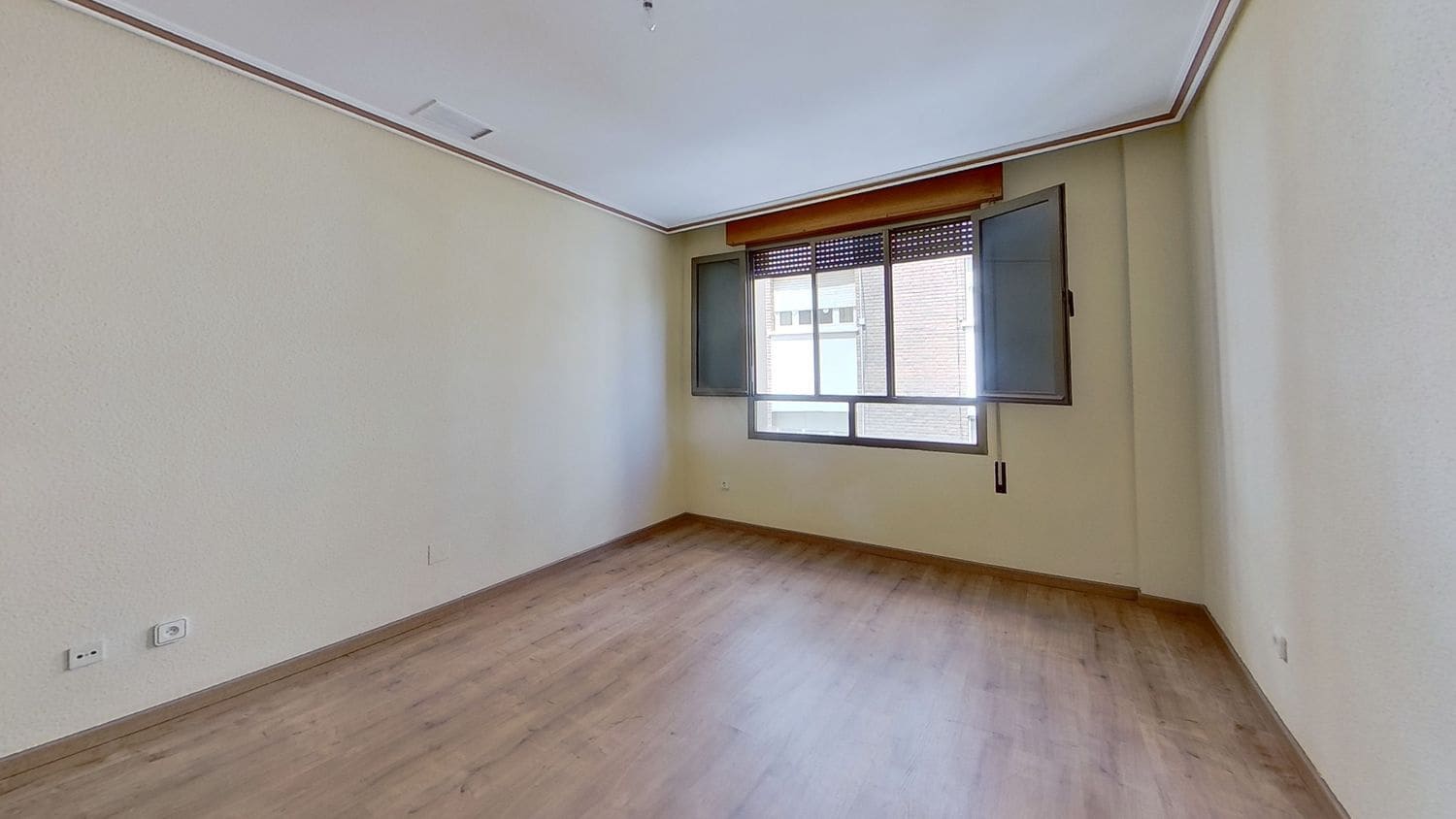 4 soveværelse Lejlighed til salg i Manzanares med garage - € 179.000 (Ref: 8306783)