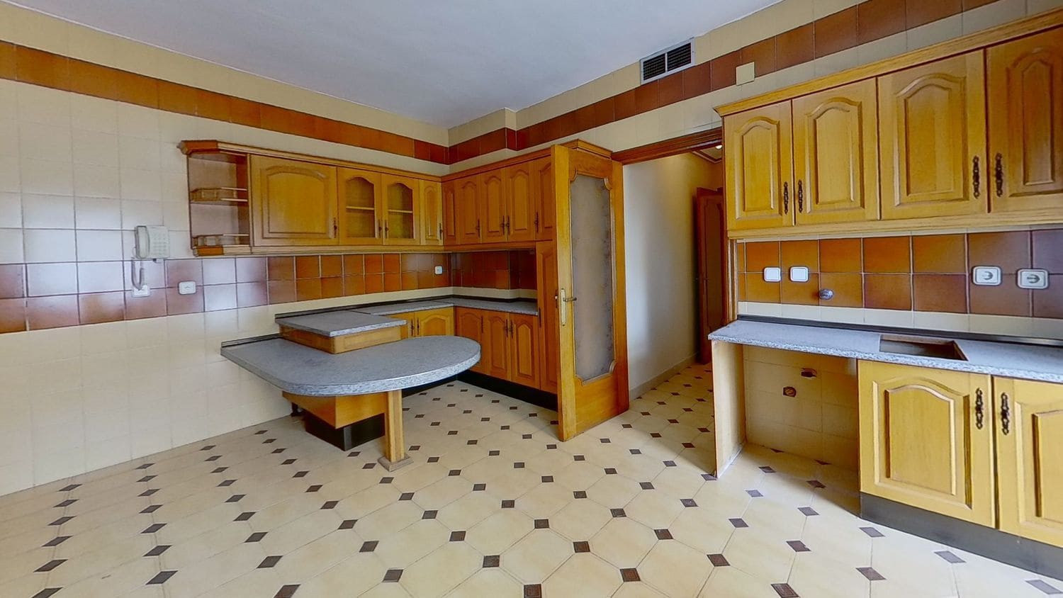 4 soveværelse Lejlighed til salg i Manzanares med garage - € 179.000 (Ref: 8306783)