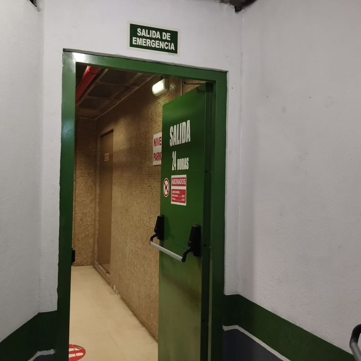 Garage til salg i Oviedo - € 16.000 (Ref: 8315633)