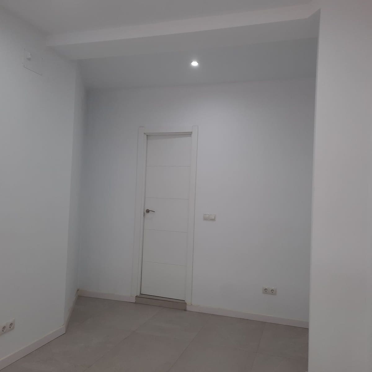 Gewerbe zu vermieten in Oviedo - 300 € (Ref: 8324220)