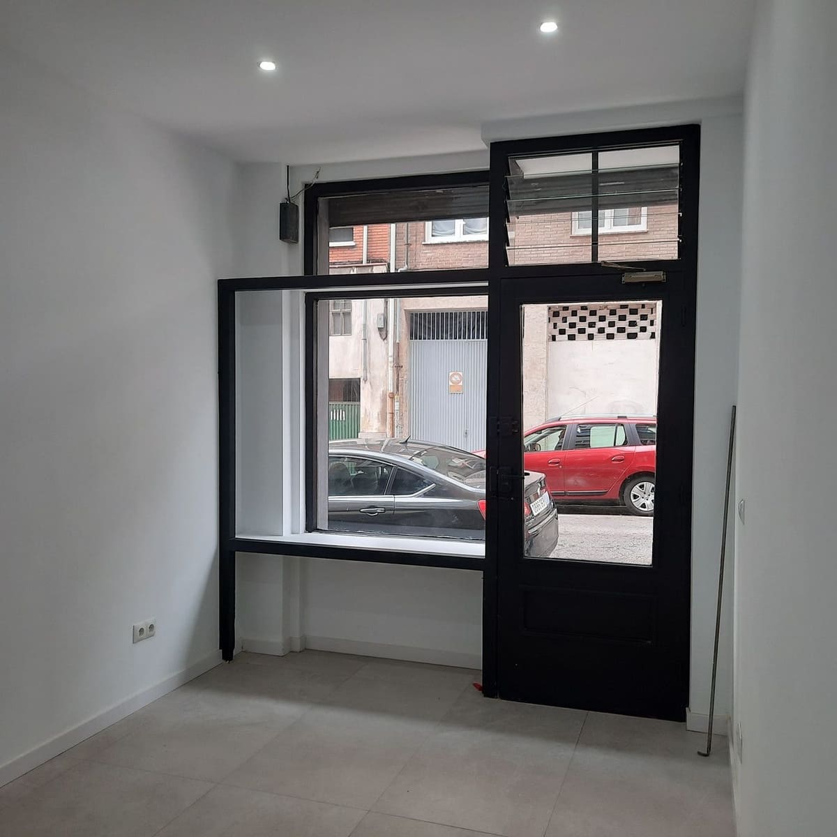 Gewerbe zu vermieten in Oviedo - 300 € (Ref: 8324220)