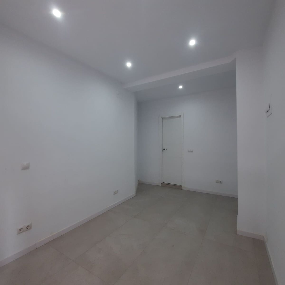 Gewerbe zu vermieten in Oviedo - 300 € (Ref: 8324220)