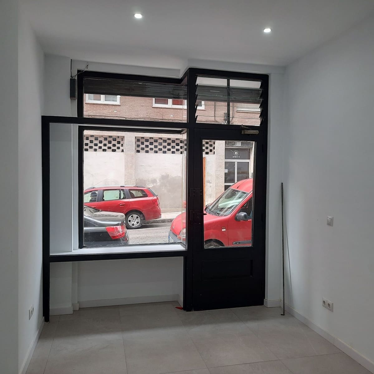 Gewerbe zu vermieten in Oviedo - 300 € (Ref: 8324220)