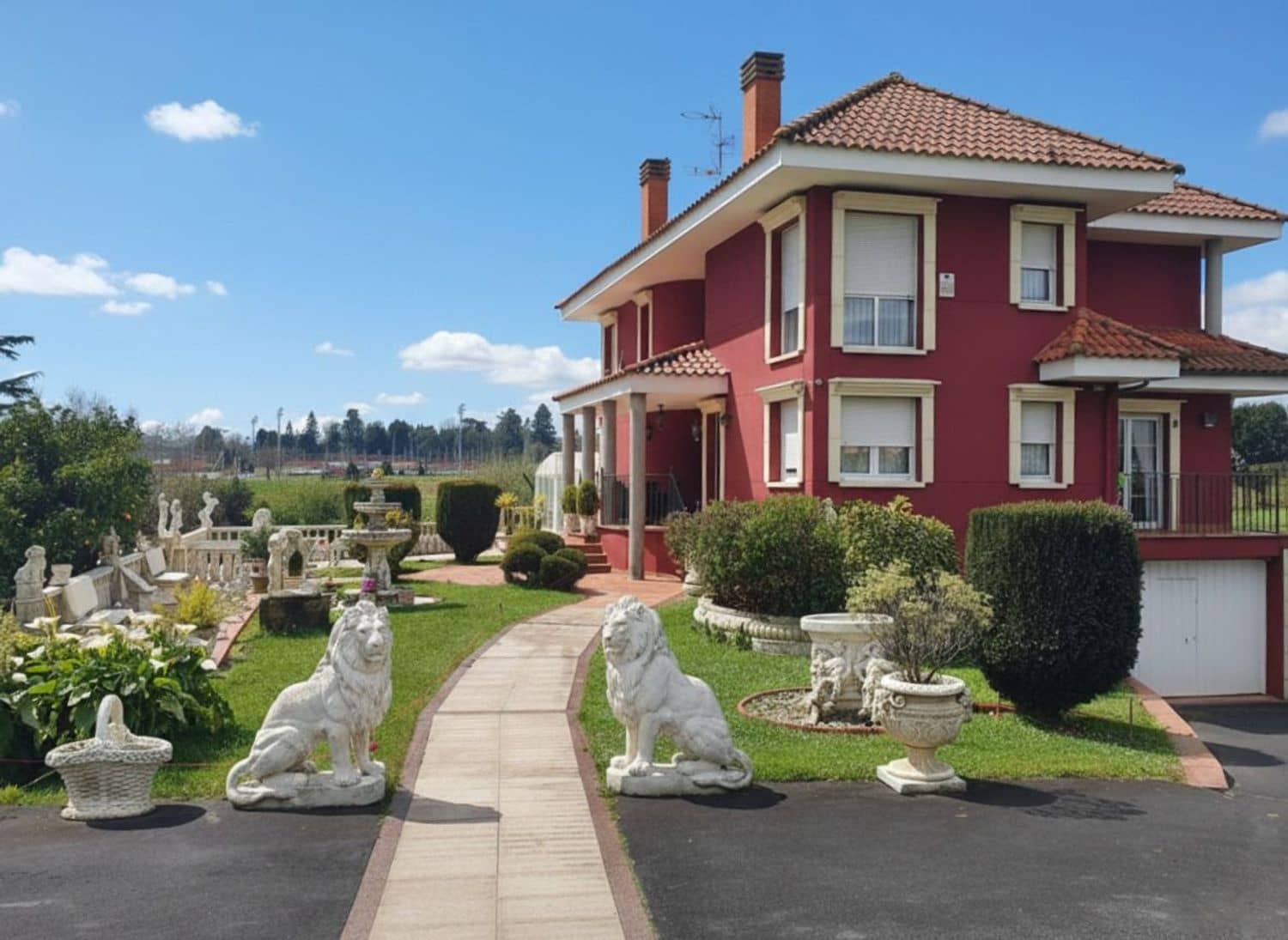 5 slaapkamer Villa te koop in Gijon met zwembad garage - € 1.100.000 (Ref: 8655132)