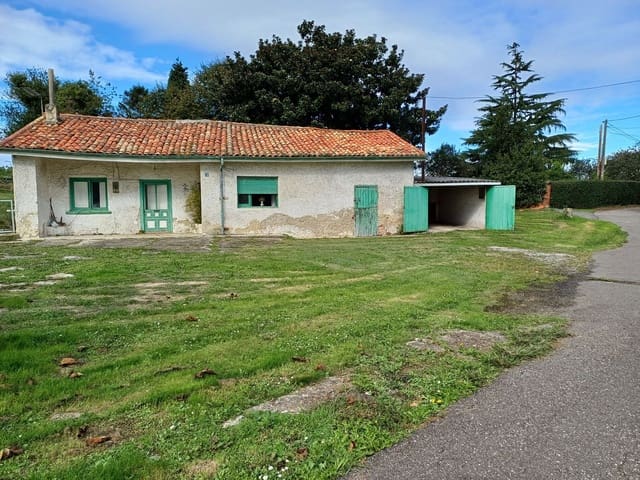 2 bedroom Finca/Country House for sale in Castrillón with garage - € 160,000 (Ref: 8655144)