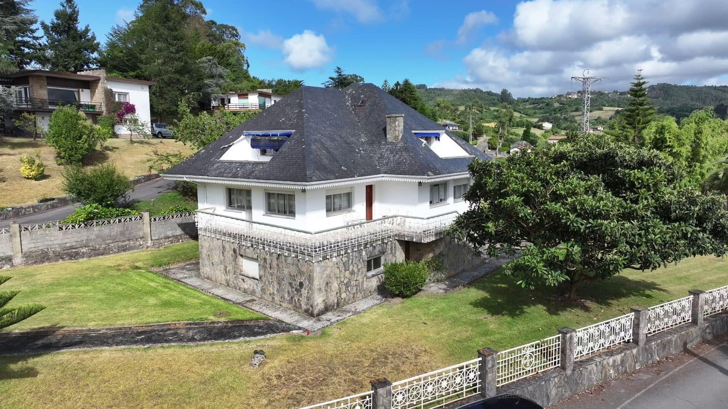 6 soveværelse Villa til salg i Villaviciosa med garage - € 650.000 (Ref: 8655146)