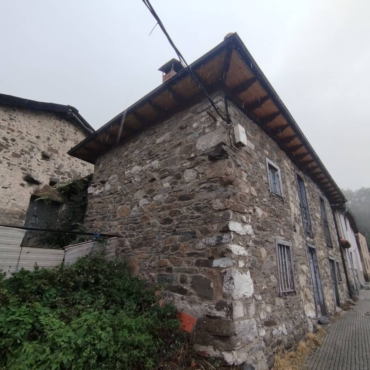 Ruïne te koop in Lena - € 29.000 (Ref: 8655184)