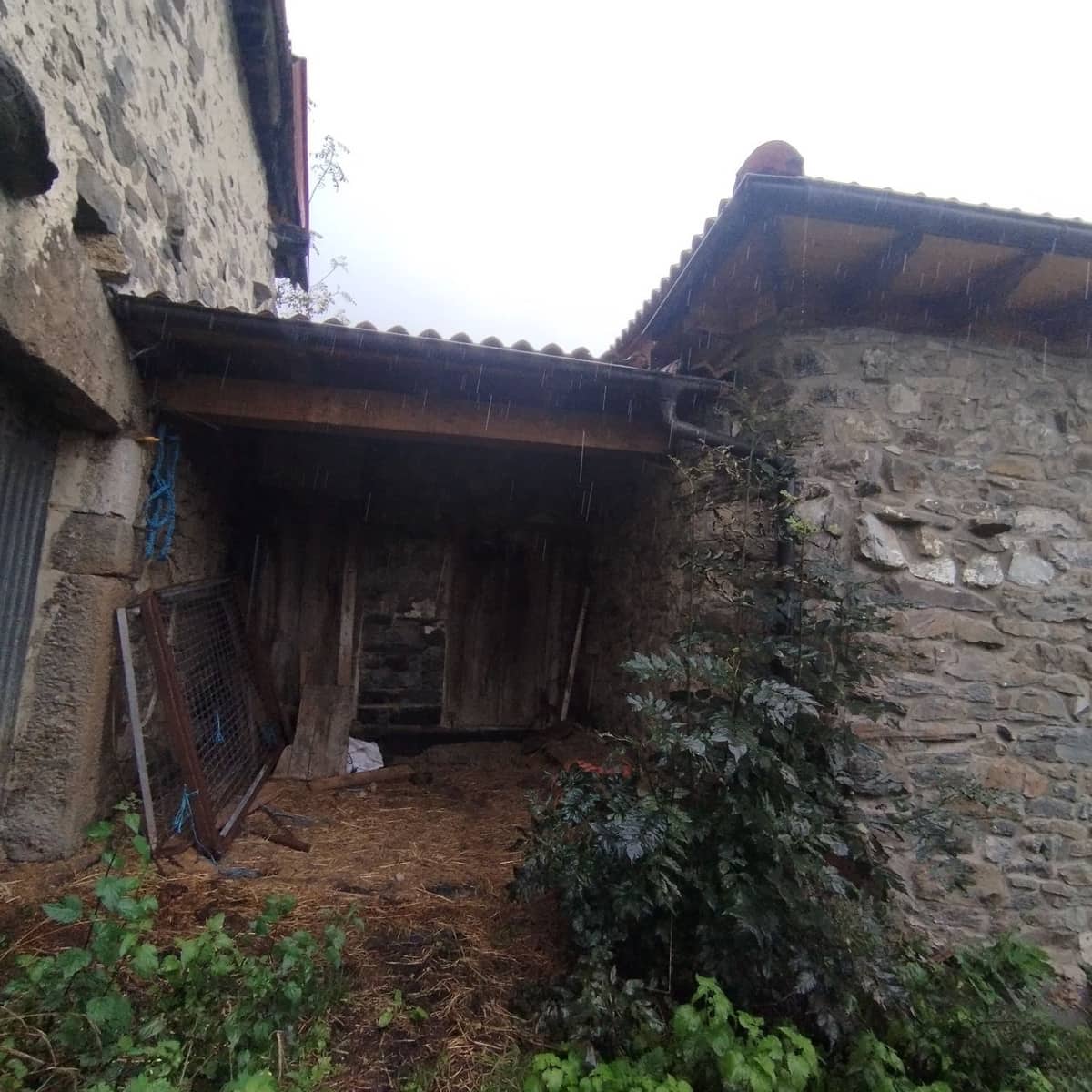 Ruïne te koop in Lena - € 29.000 (Ref: 8655184)