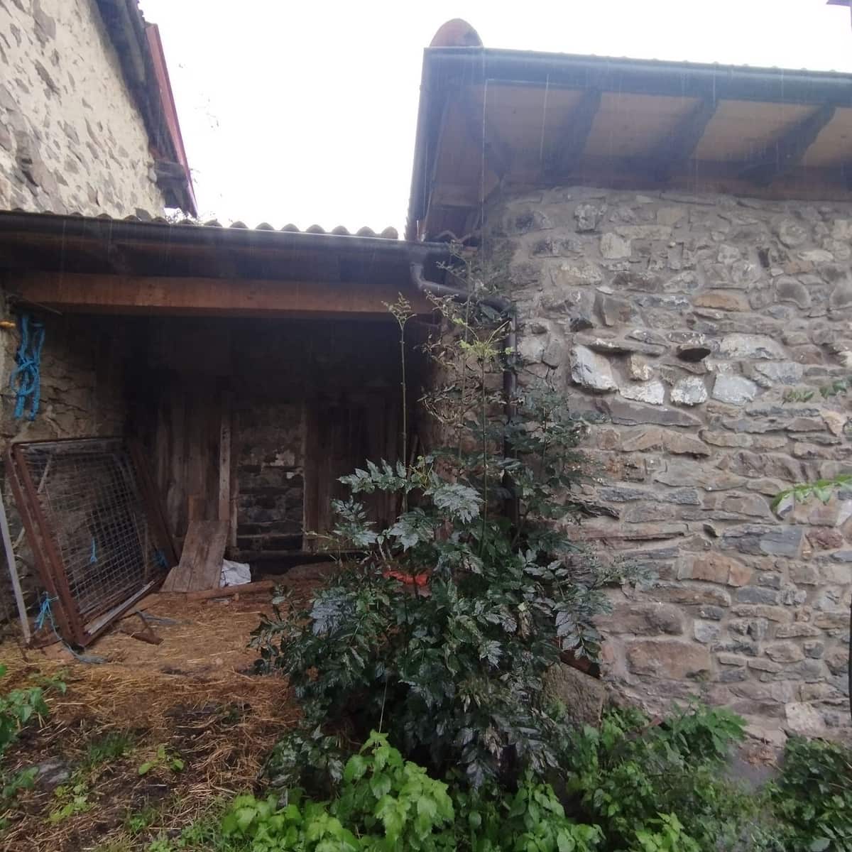 Ruïne te koop in Lena - € 29.000 (Ref: 8655184)