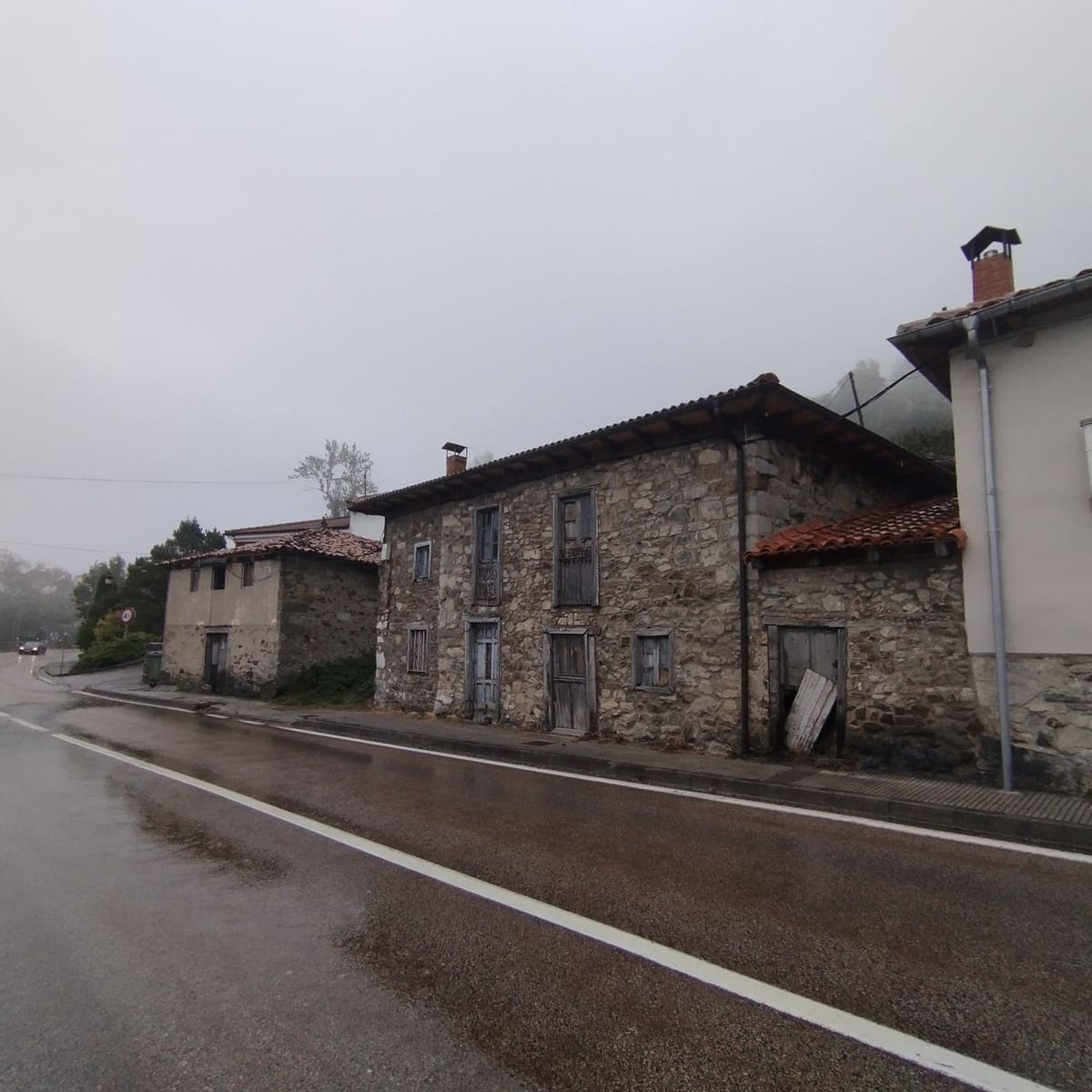 Ruïne te koop in Lena - € 29.000 (Ref: 8655184)