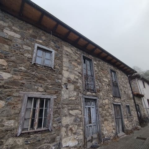 Ruin for sale in Lena - € 29,000 (Ref: 8655184)