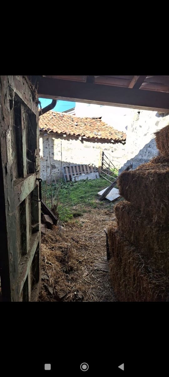 Ruïne te koop in Lena - € 29.000 (Ref: 8655184)