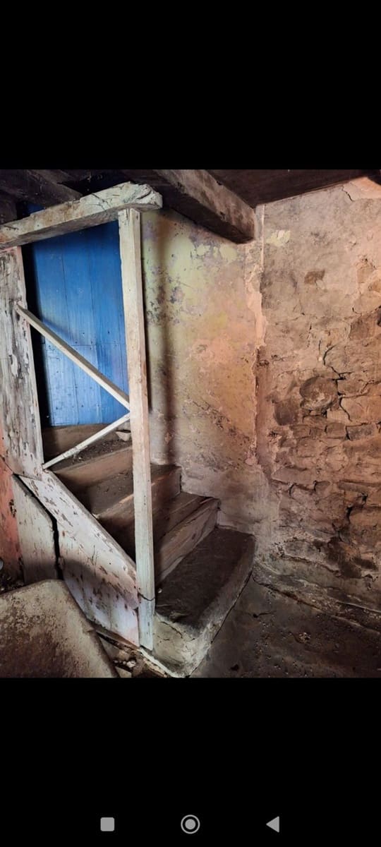 Ruïne te koop in Lena - € 29.000 (Ref: 8655184)