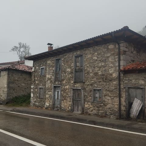 Ruin for sale in Lena - € 29,000 (Ref: 8655184)