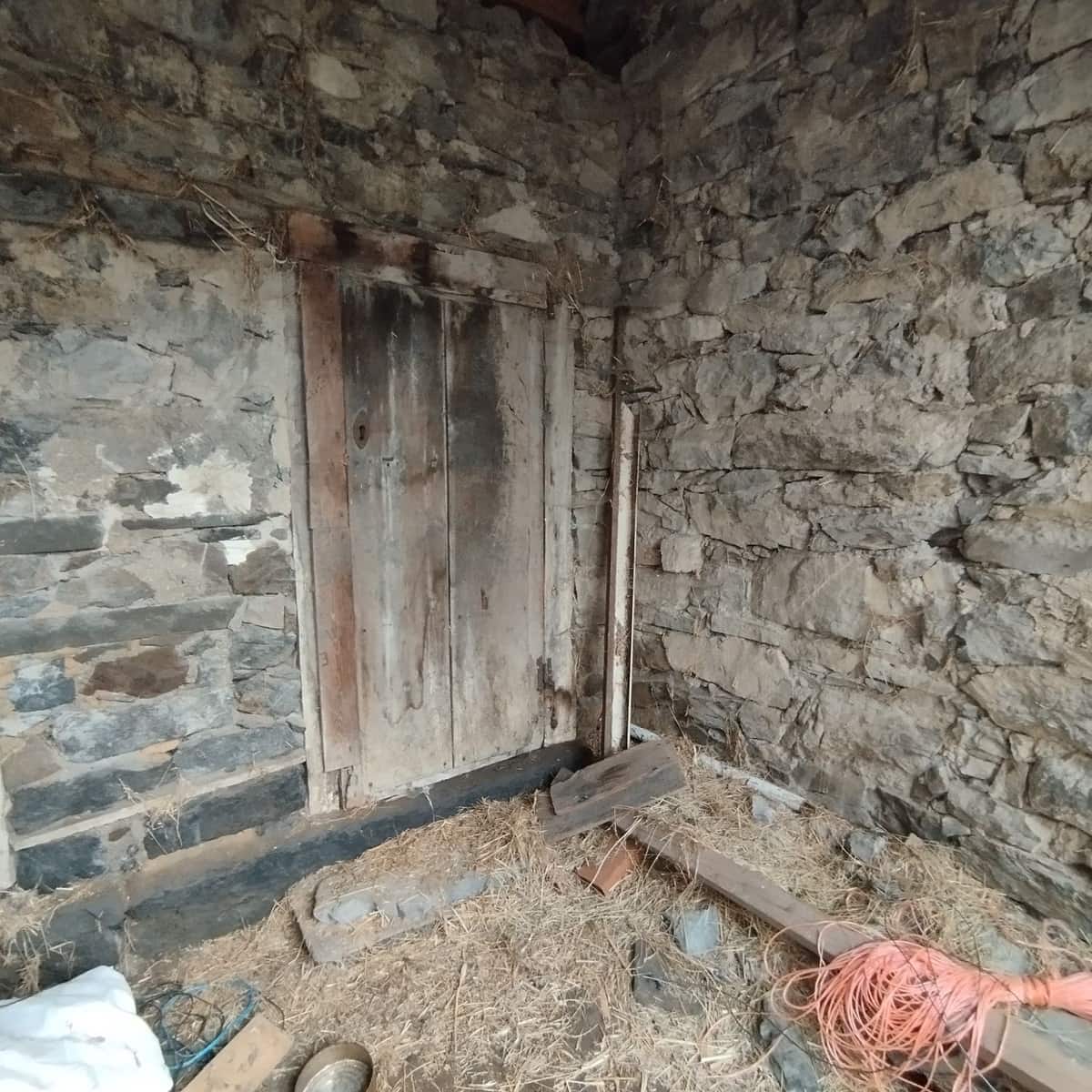 Ruïne te koop in Lena - € 29.000 (Ref: 8655184)