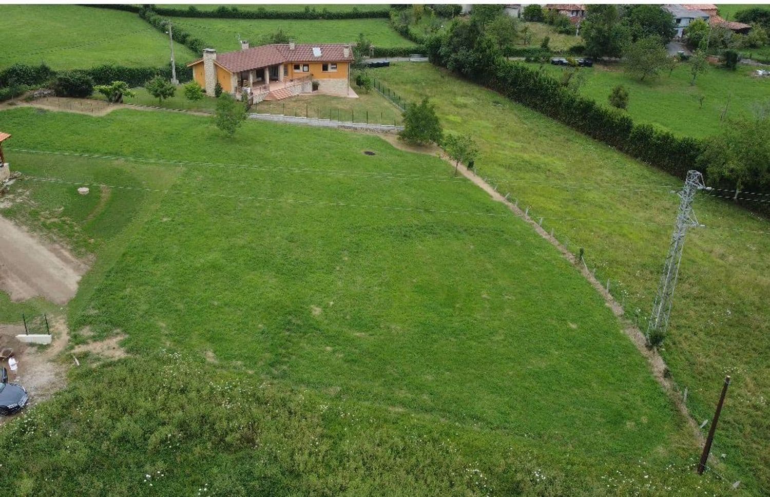 Mark till salu i Siero - 58 000 € (Ref: 8655211)