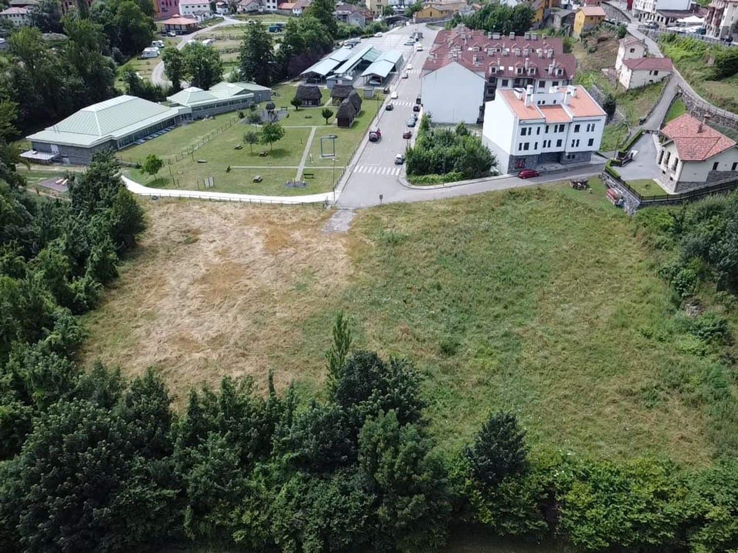 Grunde uden byggetilladelser til salg i Somiedo - € 500.000 (Ref: 8655231)