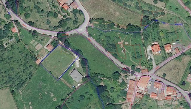 Mark till salu i Gijón - 90 000 € (Ref: 8655235)