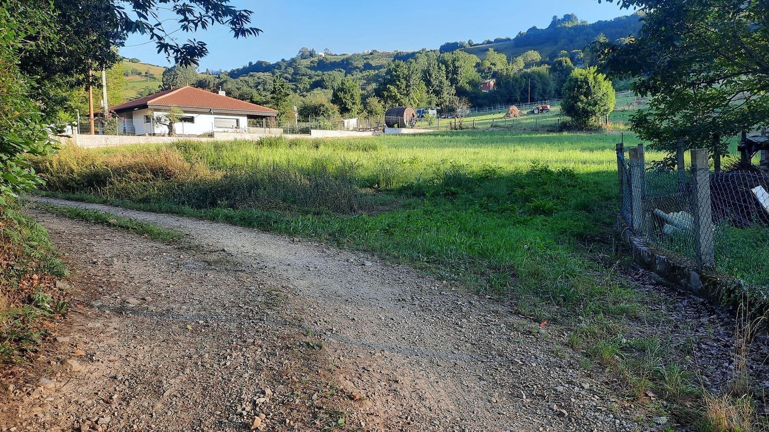 Grunde uden byggetilladelser til salg i Gijon - € 90.000 (Ref: 8655235)