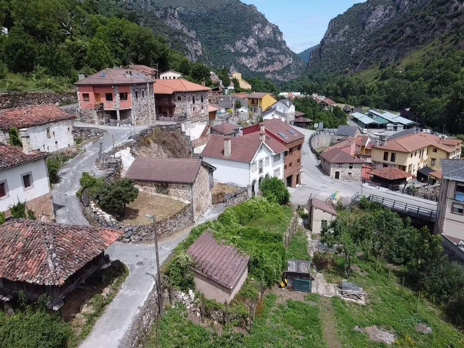 Grunde uden byggetilladelser til salg i Somiedo - € 70.000 (Ref: 8655237)