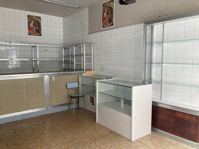 Commercieel te huur in Oviedo - € 350 (Ref: 8655249)