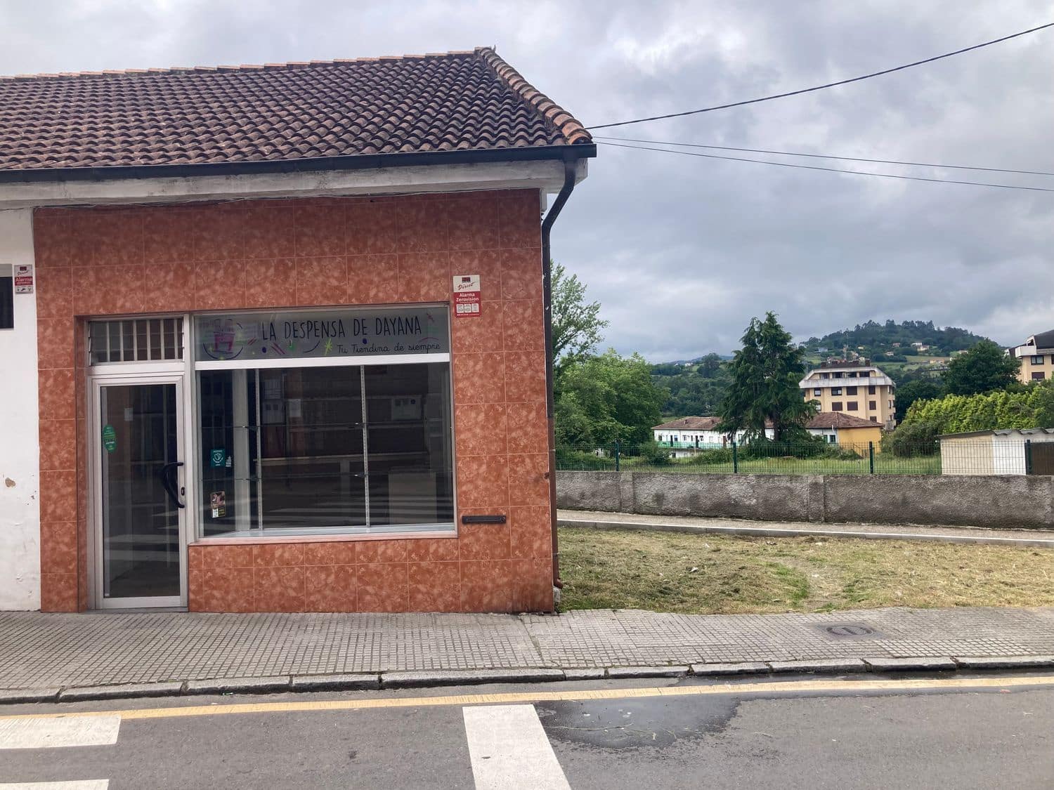 Erhverv til leje i Oviedo - € 350 (Ref: 8655249)