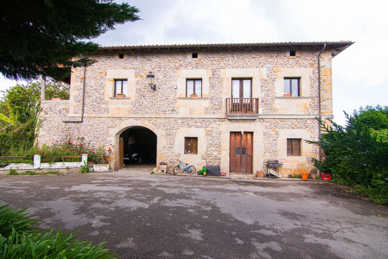 6 soveværelse Finca/Landehus til salg i Colunga med garage - € 2.500.000 (Ref: 8655258)