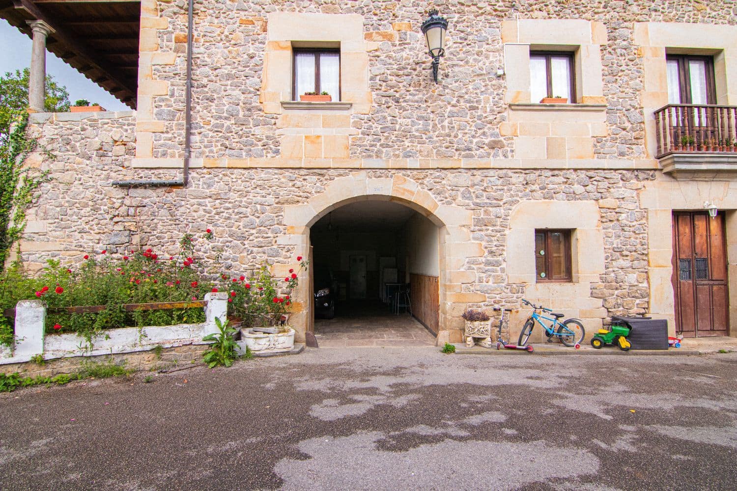 6 soveværelse Finca/Landehus til salg i Colunga med garage - € 2.500.000 (Ref: 8655258)