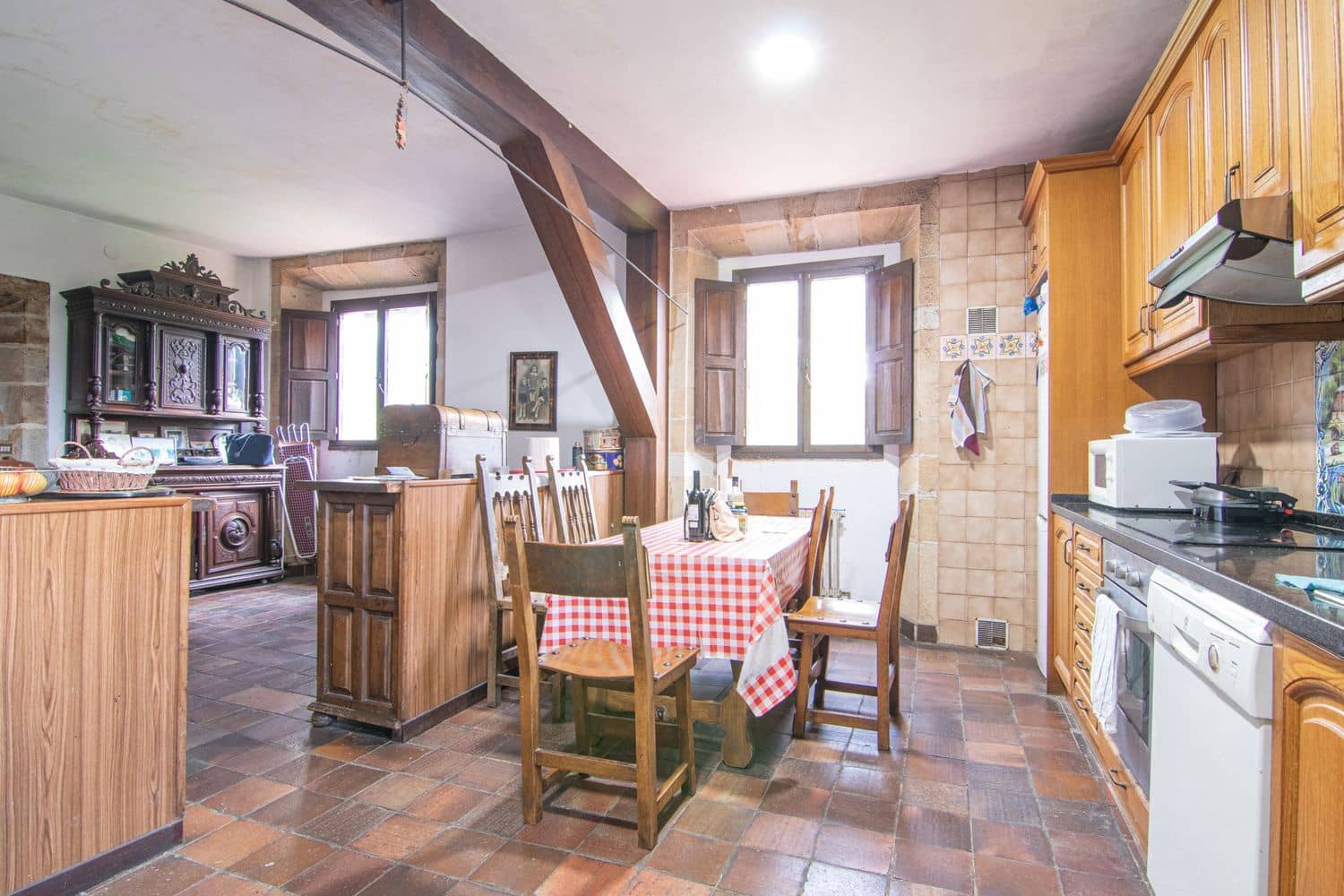 6 soveværelse Finca/Landehus til salg i Colunga med garage - € 2.500.000 (Ref: 8655258)