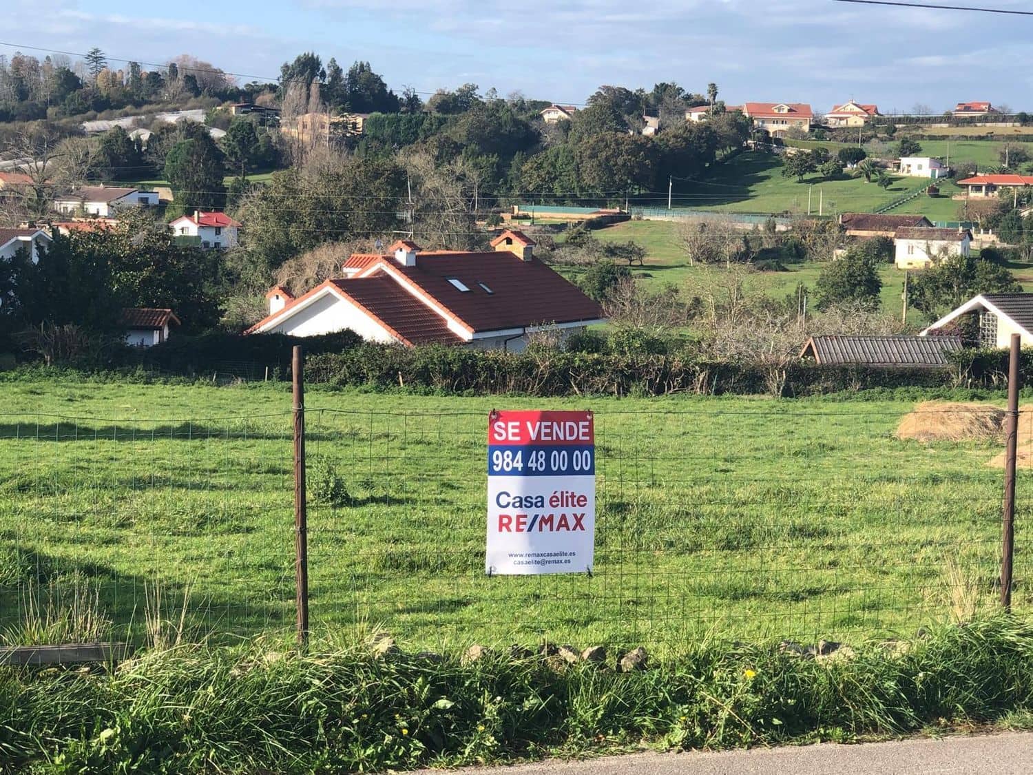 Grunde uden byggetilladelser til salg i Gijon - € 190.000 (Ref: 8661815)