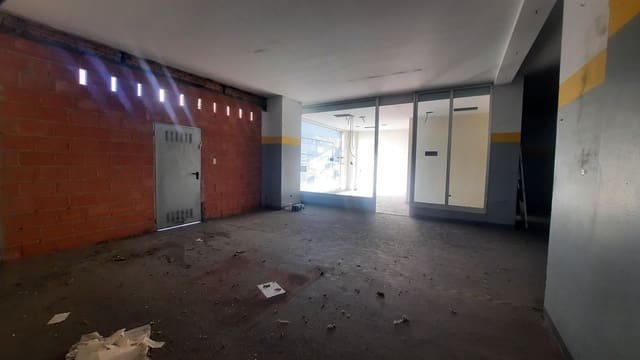 Bedrijf te huur in Centro Urbano, Oviedo - € 1.800 (Ref: 8679381)