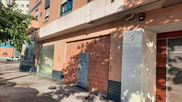 Kaupallinen vuokrattavana paikassa Centro Urbano, Oviedo - 1 800 € (Ref: 8679381)