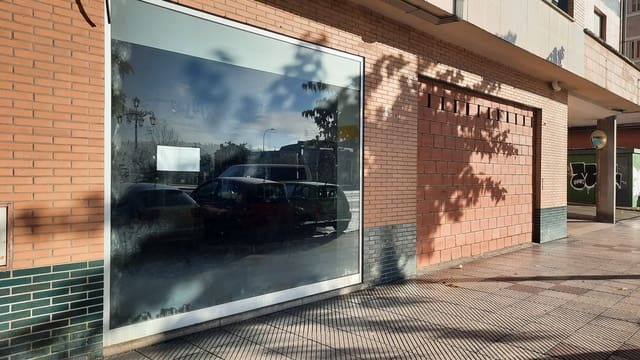Bedrijf te huur in Centro Urbano, Oviedo - € 1.800 (Ref: 8679381)