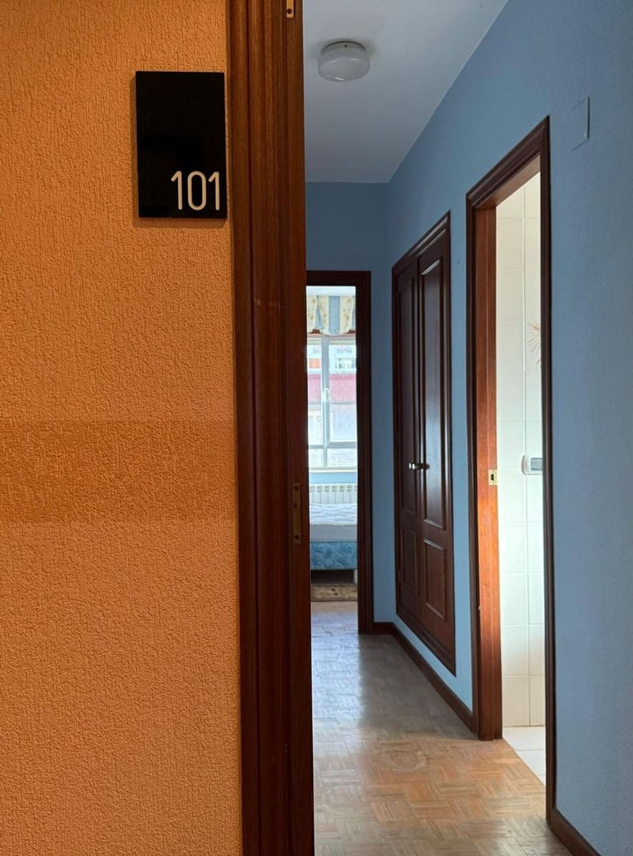 Hotel til salg i Salas - € 219.000 (Ref: 8721742)