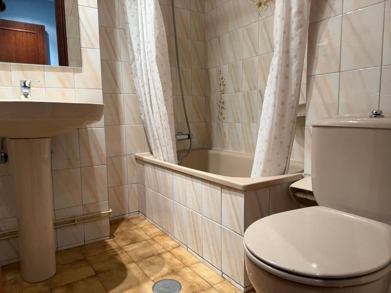 Hotel til salg i Salas - € 219.000 (Ref: 8721742)