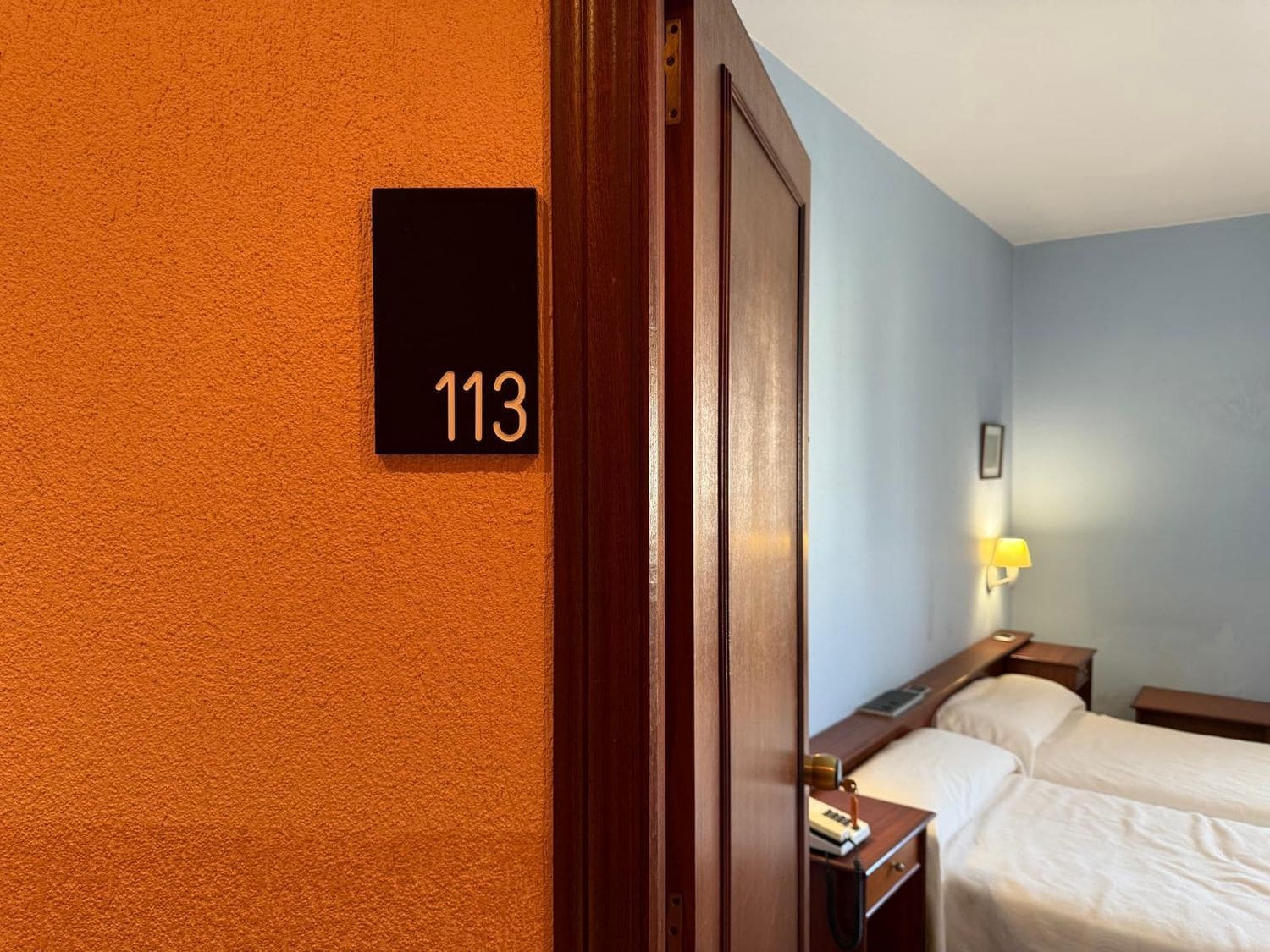 Hotel til salg i Salas - € 219.000 (Ref: 8721742)