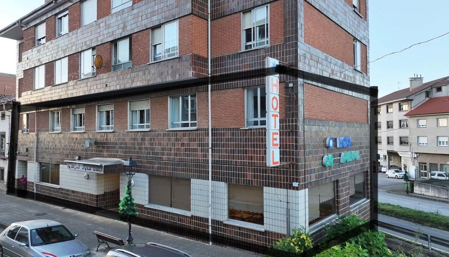 Hotel til salg i Salas - € 219.000 (Ref: 8721742)