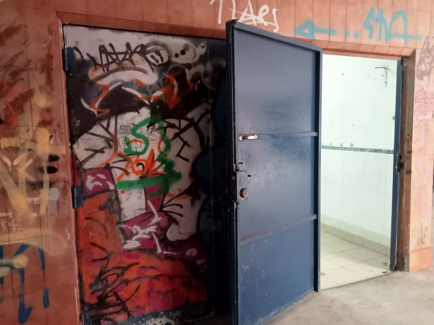 Erhverv til salg i Gijon - € 40.000 (Ref: 8723445)