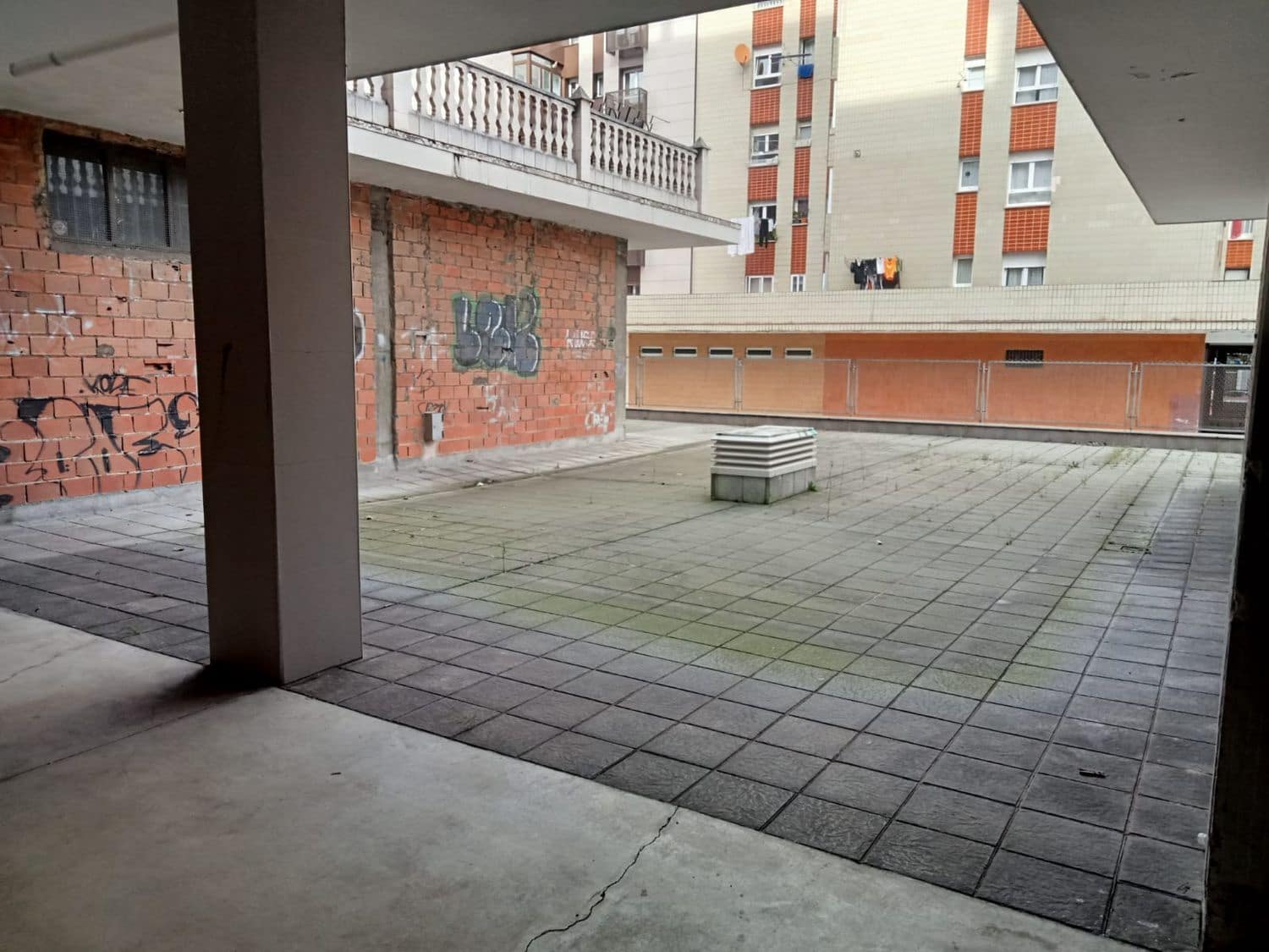 Erhverv til salg i Gijon - € 40.000 (Ref: 8723445)